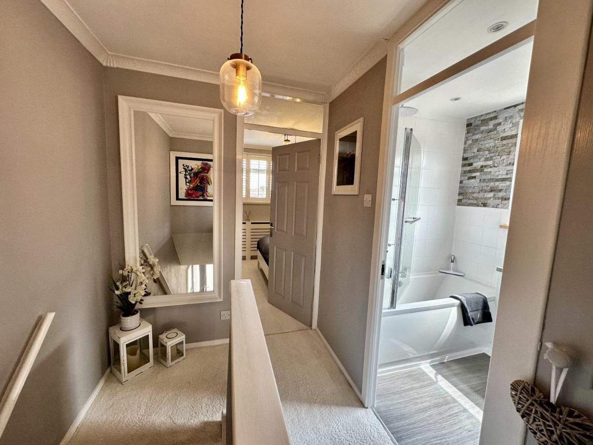 Fantastic 2-Bed House With Parking - Hosted By Hutch Lifestyle Βίλα Leamington Spa Εξωτερικό φωτογραφία