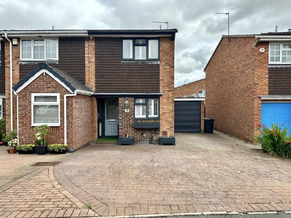 Fantastic 2-Bed House With Parking - Hosted By Hutch Lifestyle Βίλα Leamington Spa Εξωτερικό φωτογραφία