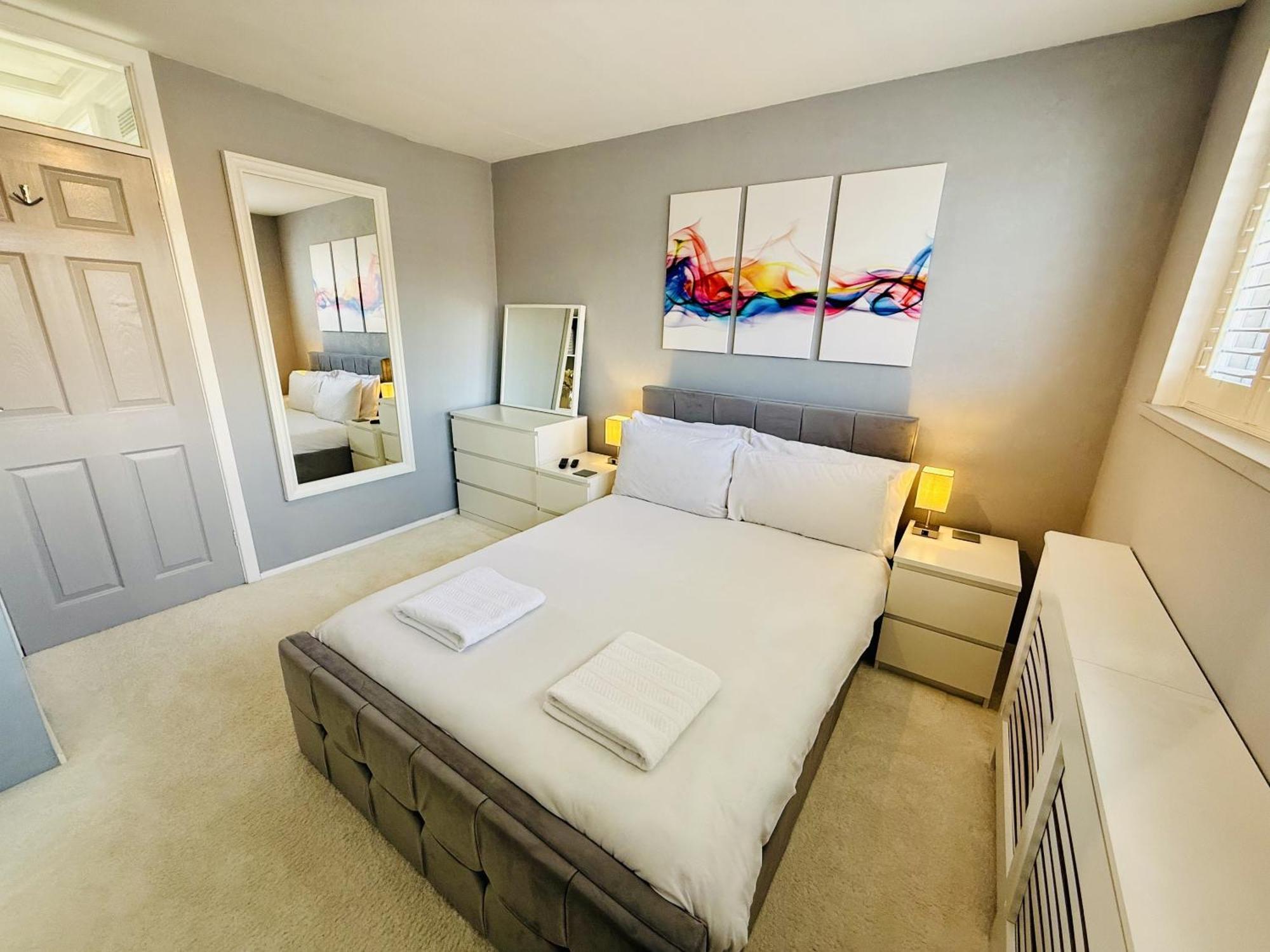 Fantastic 2-Bed House With Parking - Hosted By Hutch Lifestyle Βίλα Leamington Spa Εξωτερικό φωτογραφία